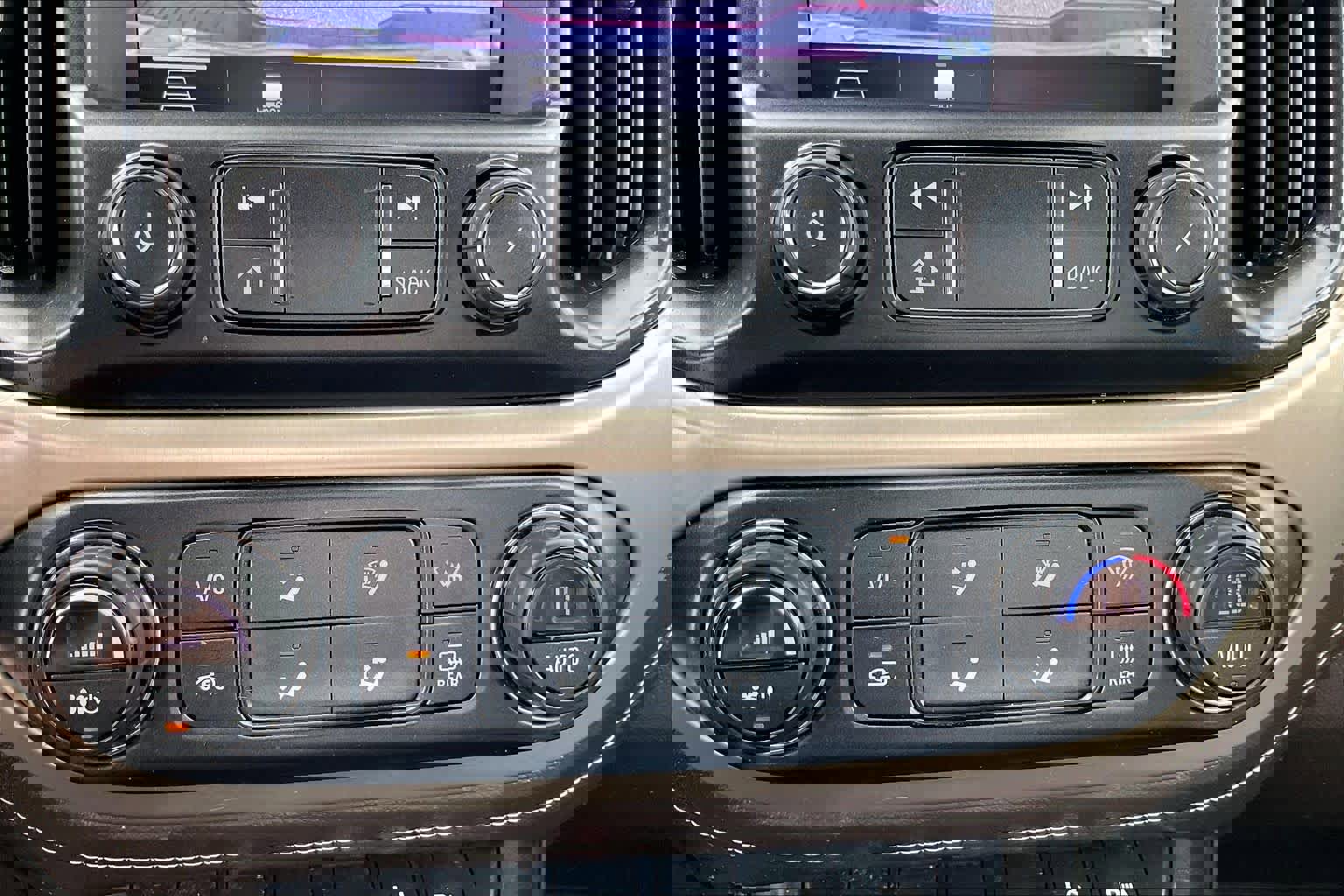 Used 2022 GMC Canyon Denali image 28