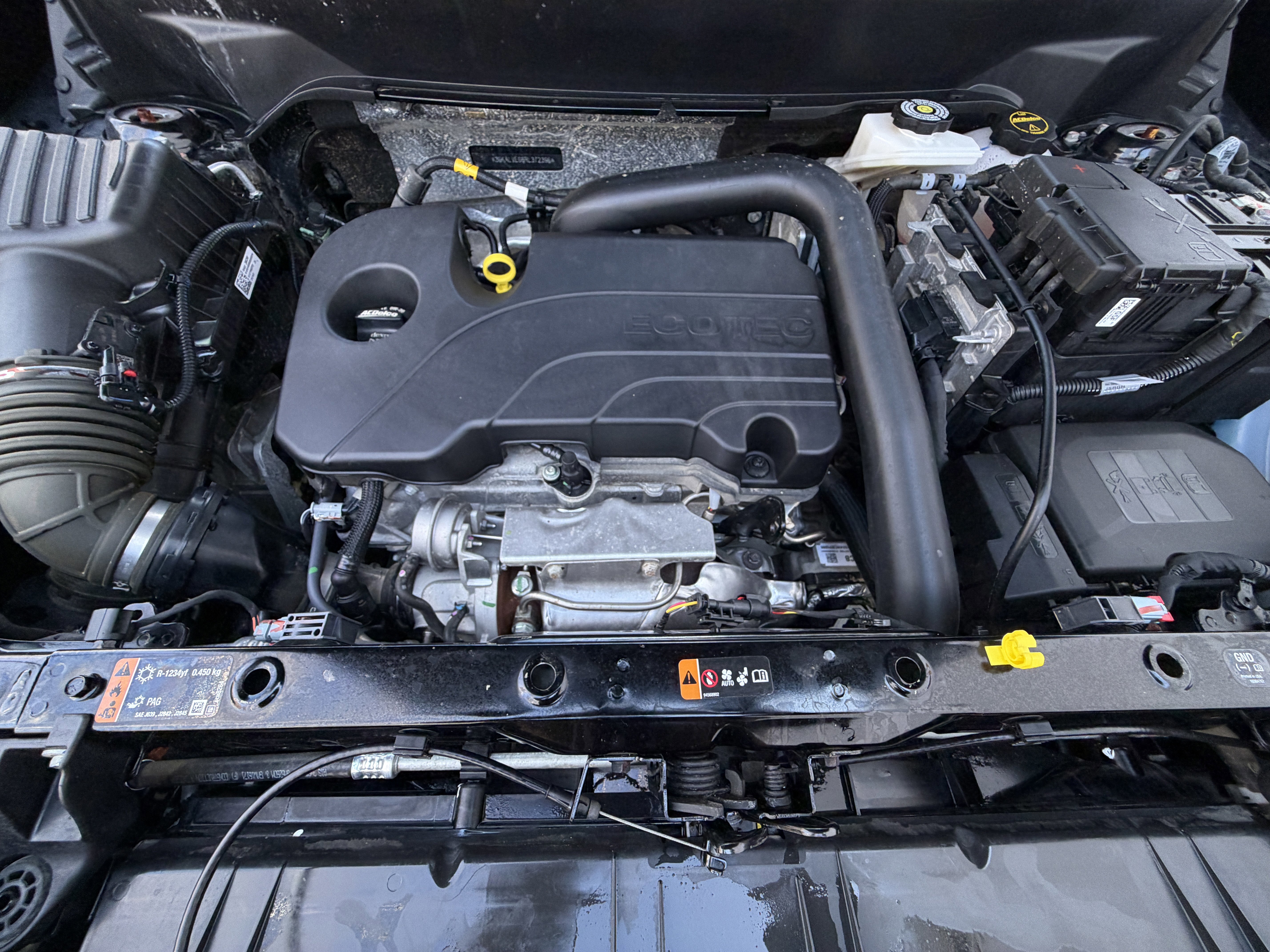 Used 2024 GMC Terrain SLT w/ Infotainment Package II image 40