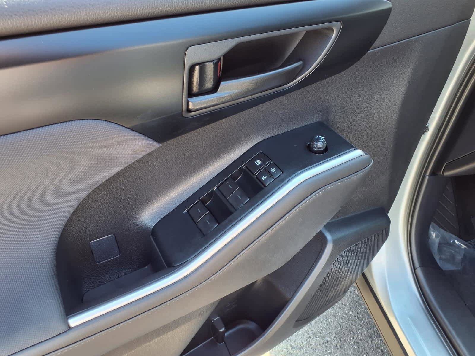 Certified 2024 Toyota Highlander LE AWD/4WD image 14