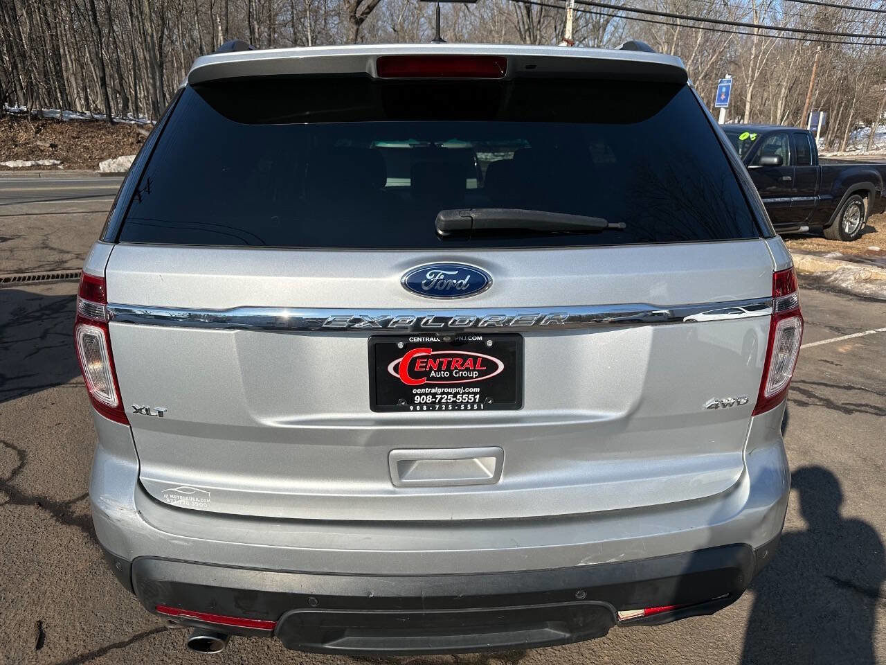 Used 2015 Ford Explorer XLT w/ Equipment Group 201B image 6