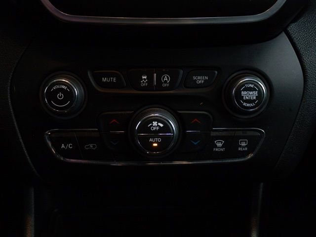 Certified 2021 Jeep Cherokee Latitude Lux w/ Comfort/Convenience Group image 17