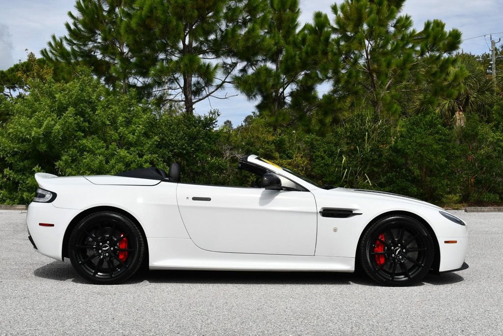Used 2017 Aston Martin V12 Vantage S RWD image 39
