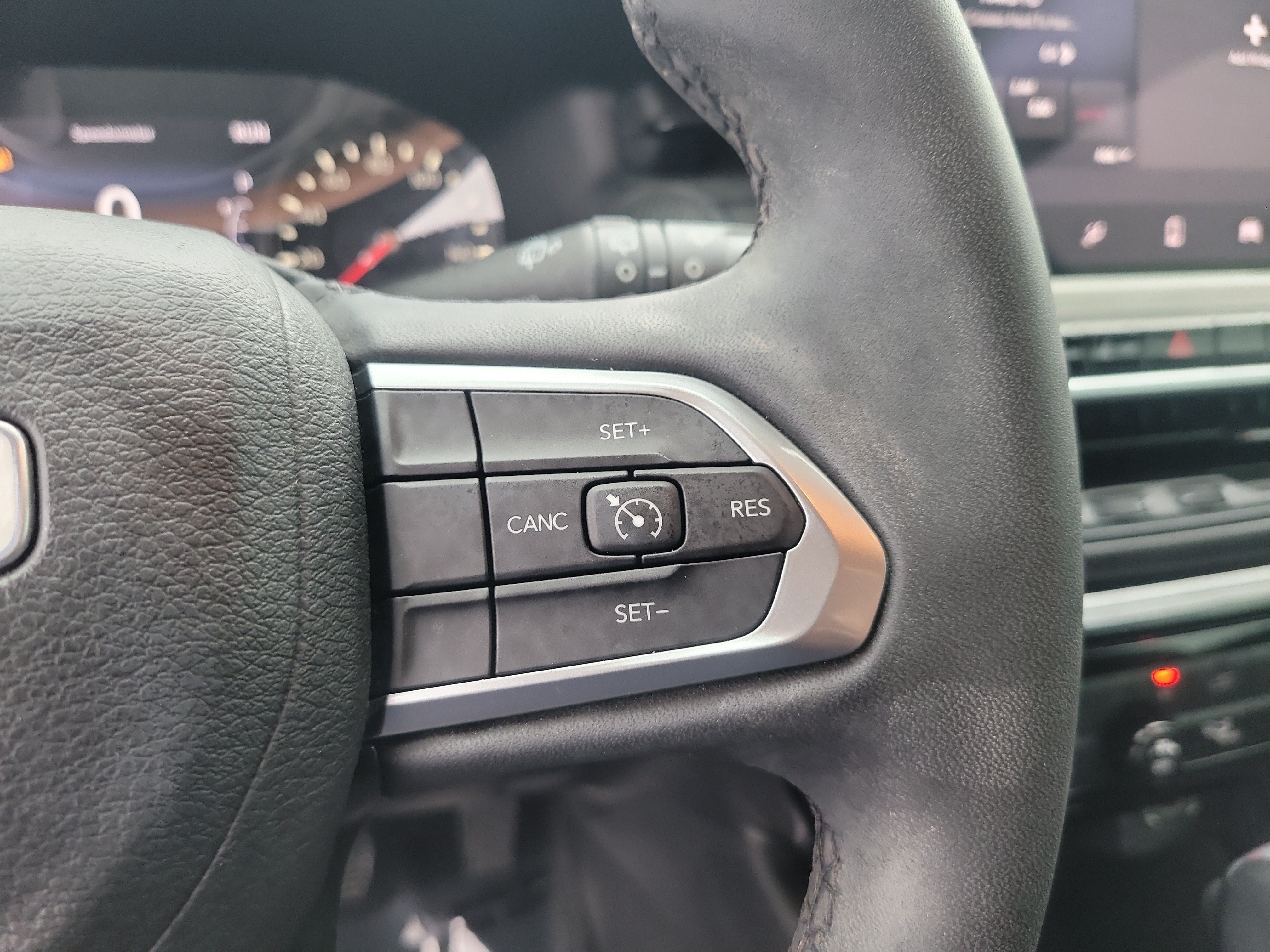 Used 2022 Jeep Compass Latitude FWD image 28
