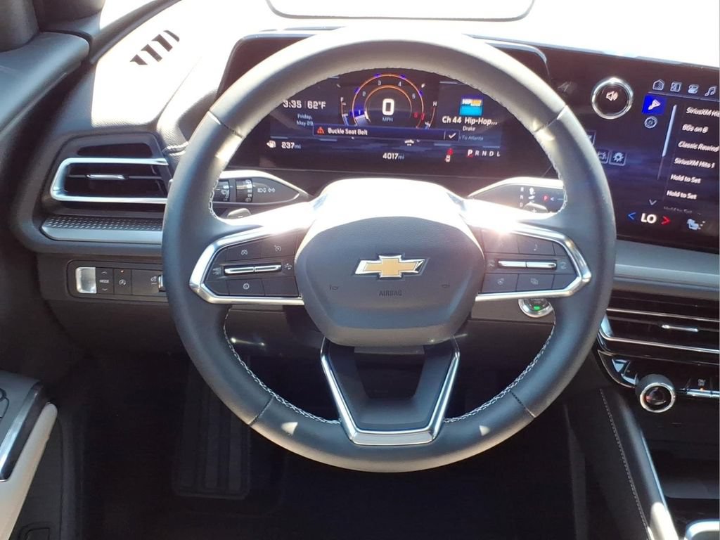 Used 2025 Chevrolet Traverse LT FWD image 20