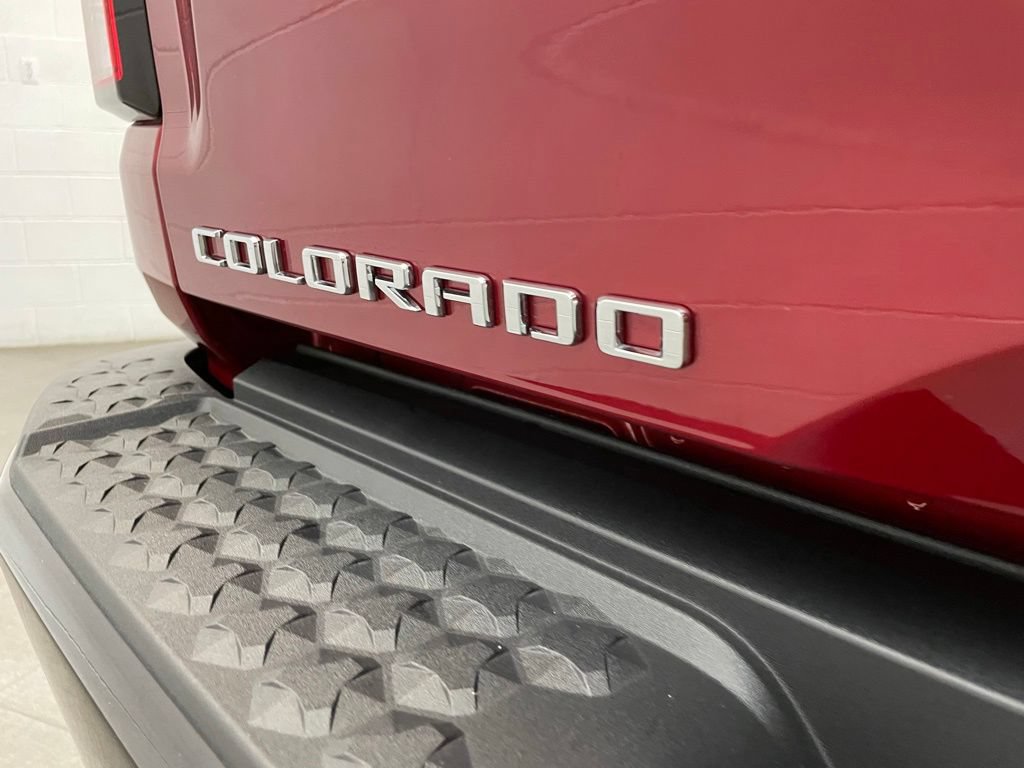 Used 2026 Chevrolet Colorado ZR2 w/ Technology Package AWD/4WD image 9