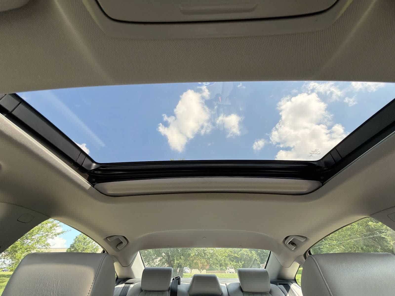 Used 2018 Honda Accord Touring image 16