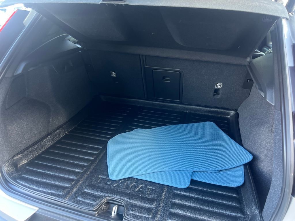 Used 2023 Volvo XC40 Recharge Ultimate image 19