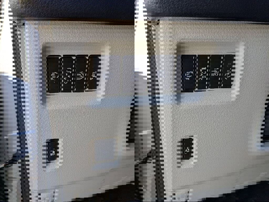 Used 2023 Lexus GX 460 Luxury w/ Sport Design Package image 18