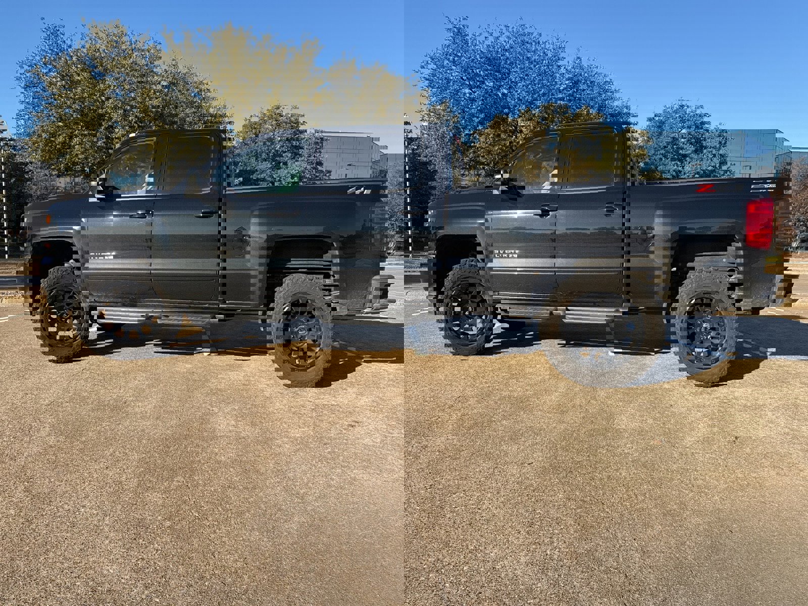 Used 2018 Chevrolet Silverado 1500 LT w/ All Star Edition image 7