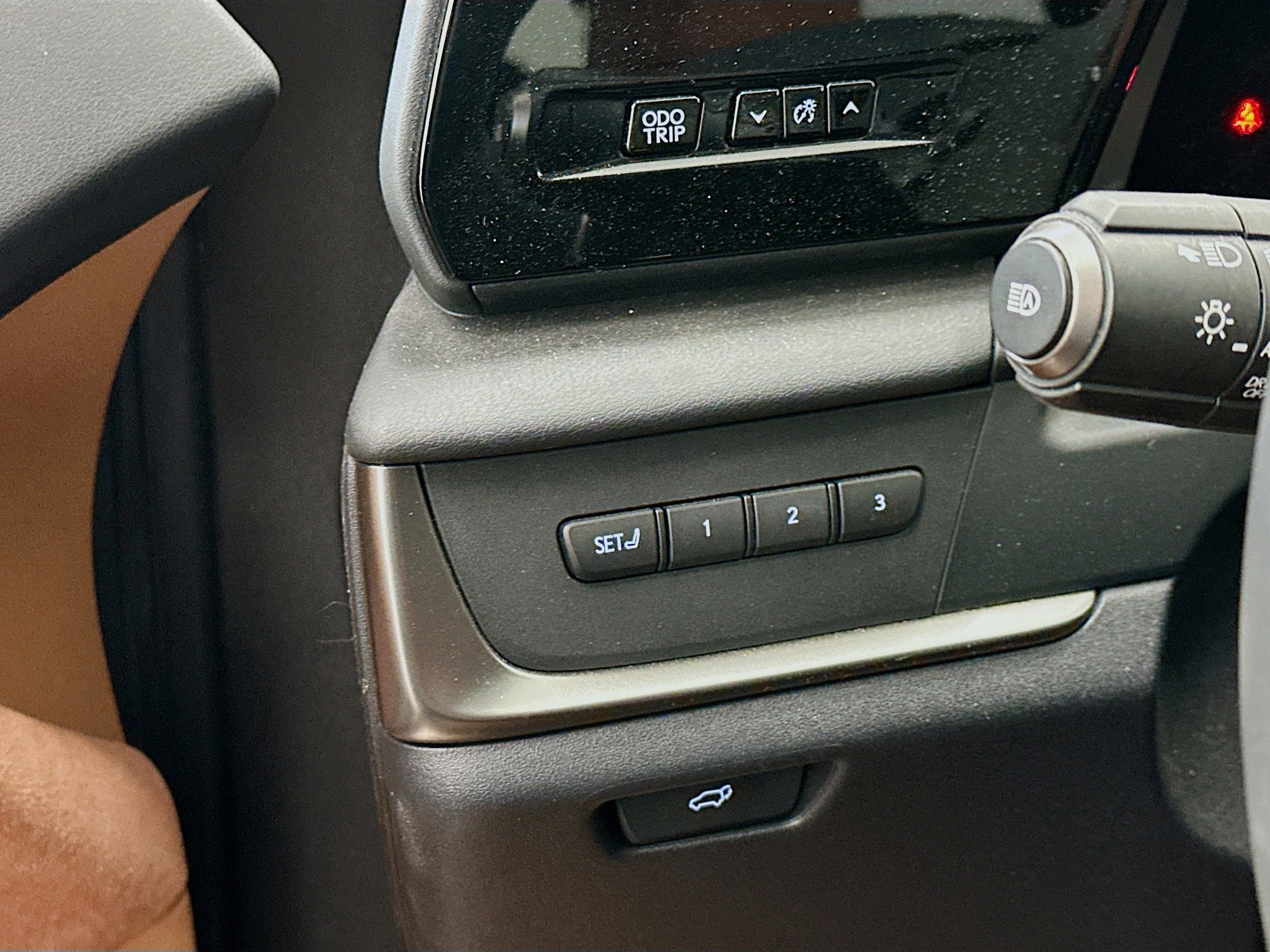 Used 2023 Lexus RZ 450e Premium w/ Accessory Package (Z1) image 17