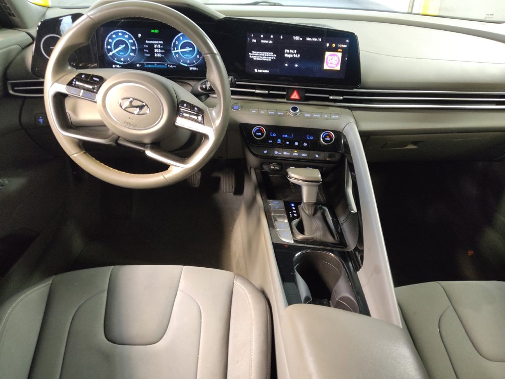 Used 2023 Hyundai Elantra SEL w/ Convenience Package image 22