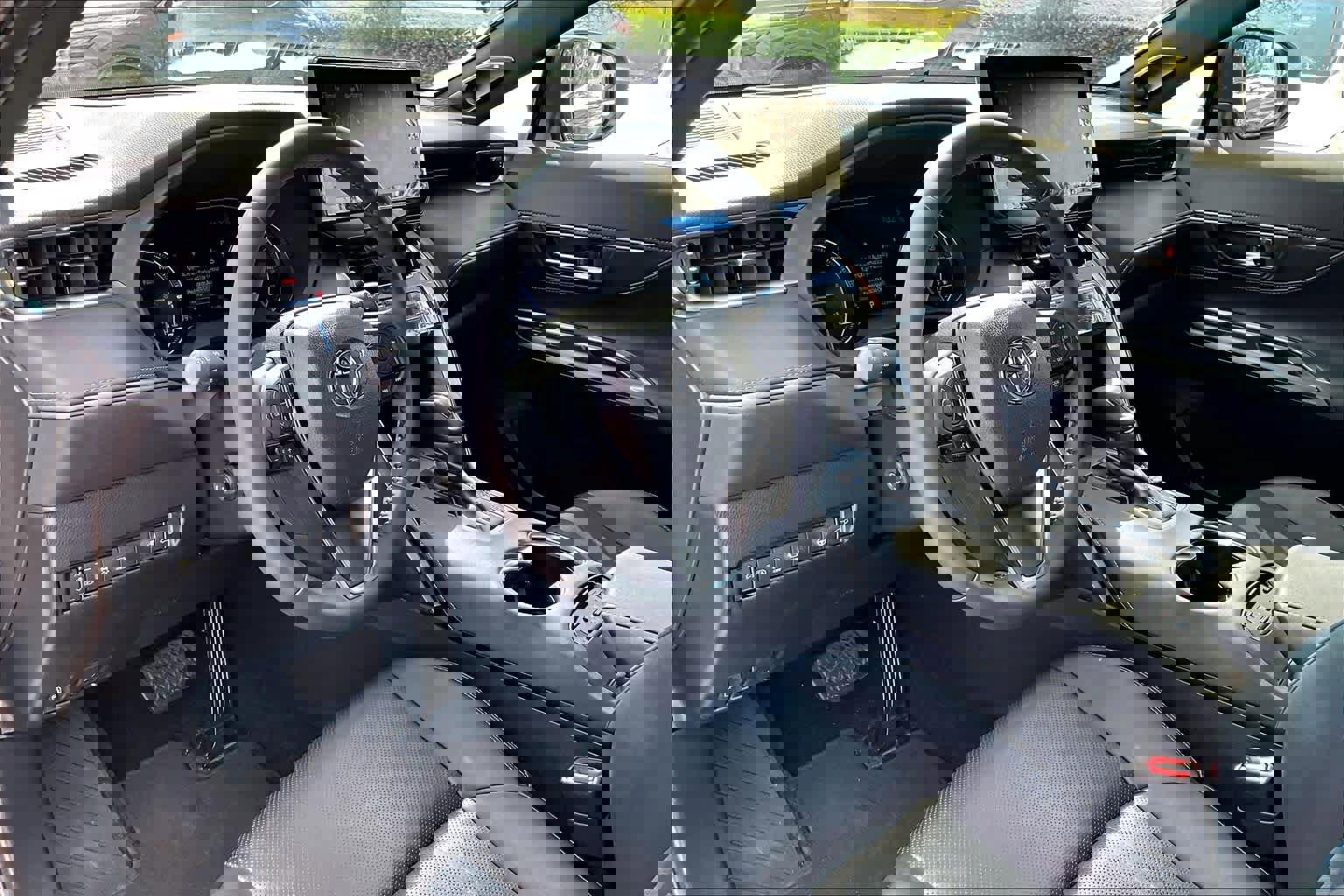 Used 2021 Toyota Venza Limited w/ Advanced Technology Package image 18