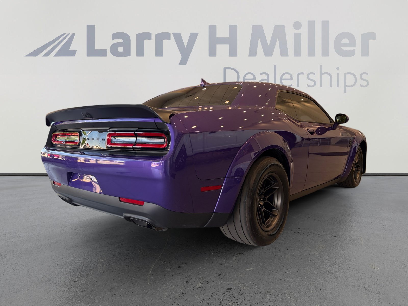 Used 2023 Dodge Challenger SRT Hellcat Redeye RWD image 5