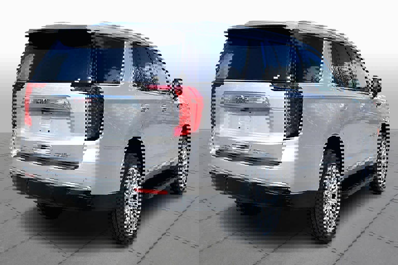 Used 2024 GMC Yukon Denali w/ Advanced Technology Package image 13