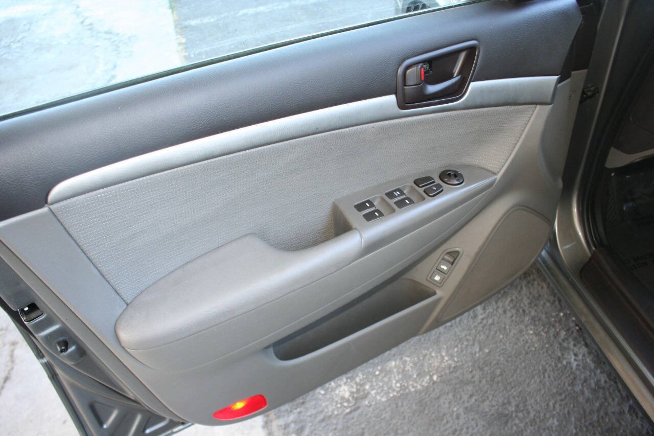 Used 2009 Hyundai Sonata GLS FWD image 16