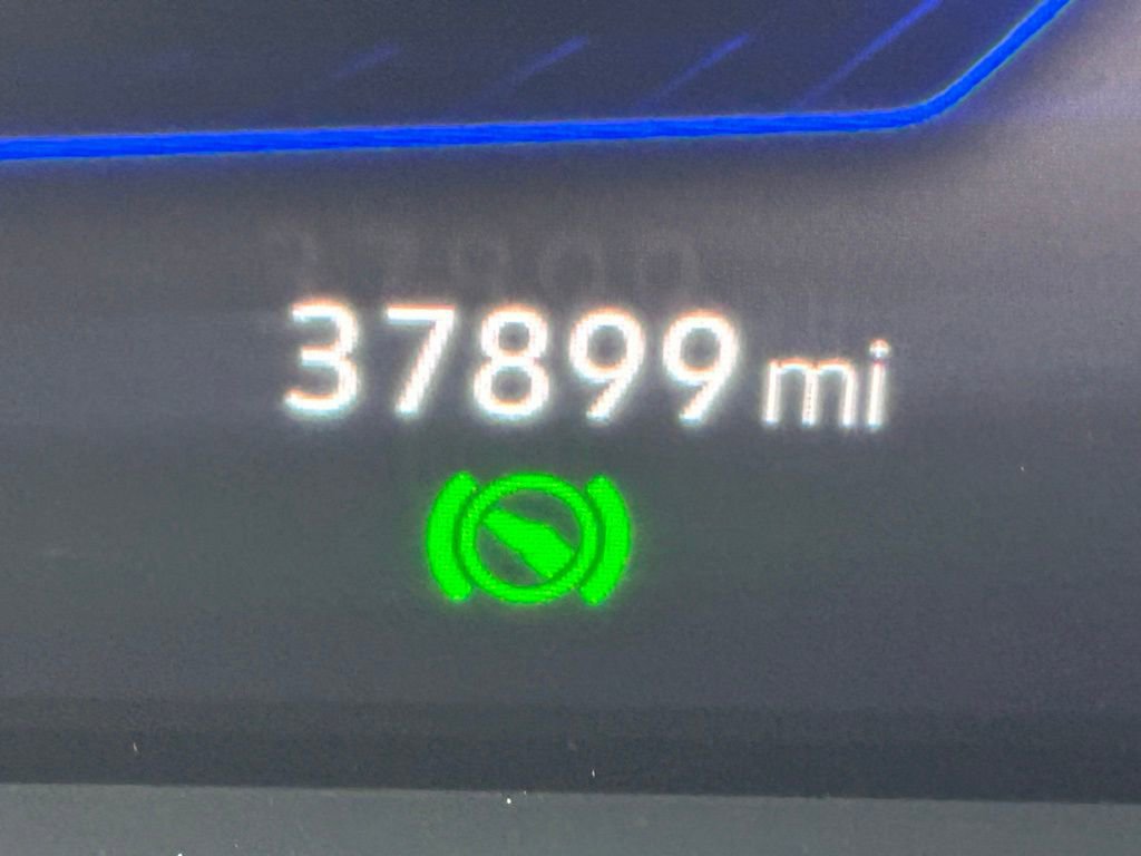 Certified 2022 Volkswagen Tiguan SE R-Line image 26