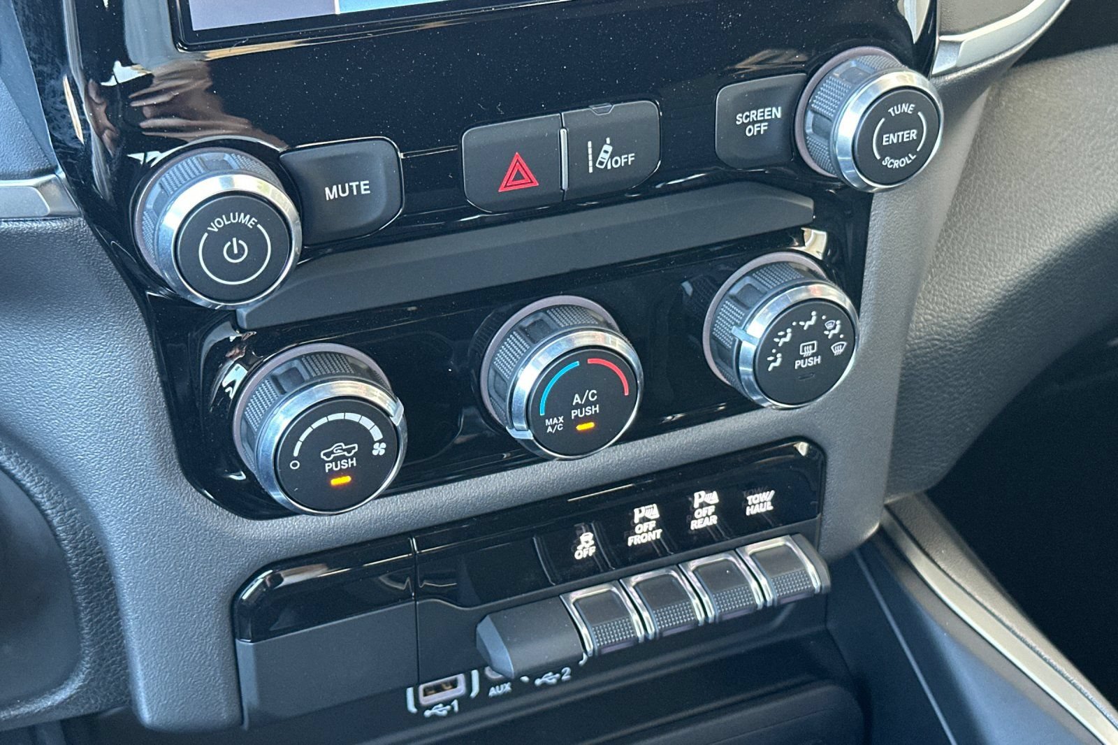 Used 2026 RAM 1500 Express AWD/4WD image 19