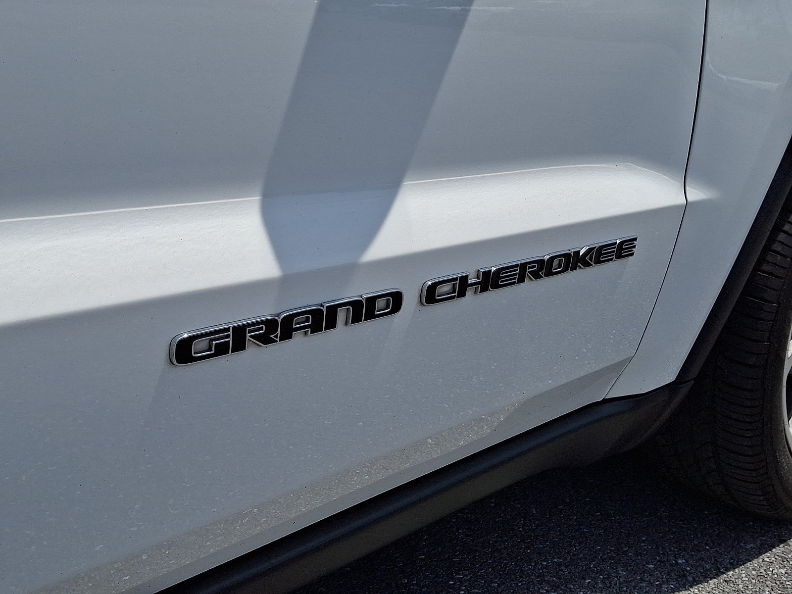 Used 2021 Jeep Grand Cherokee Limited w/ Premium Lighting Group AWD/4WD image 32