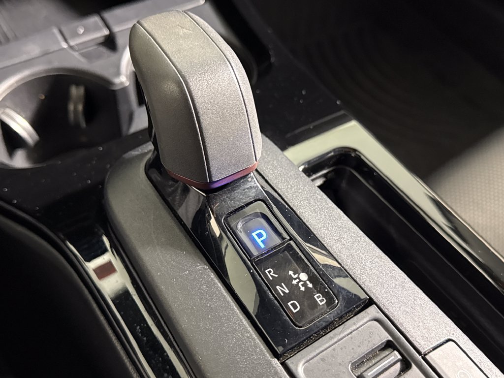 Used 2024 Toyota Prius Prime FWD image 36