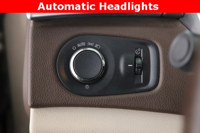 Used 2015 Cadillac SRX Luxury w/ Driver Awareness Package image 19