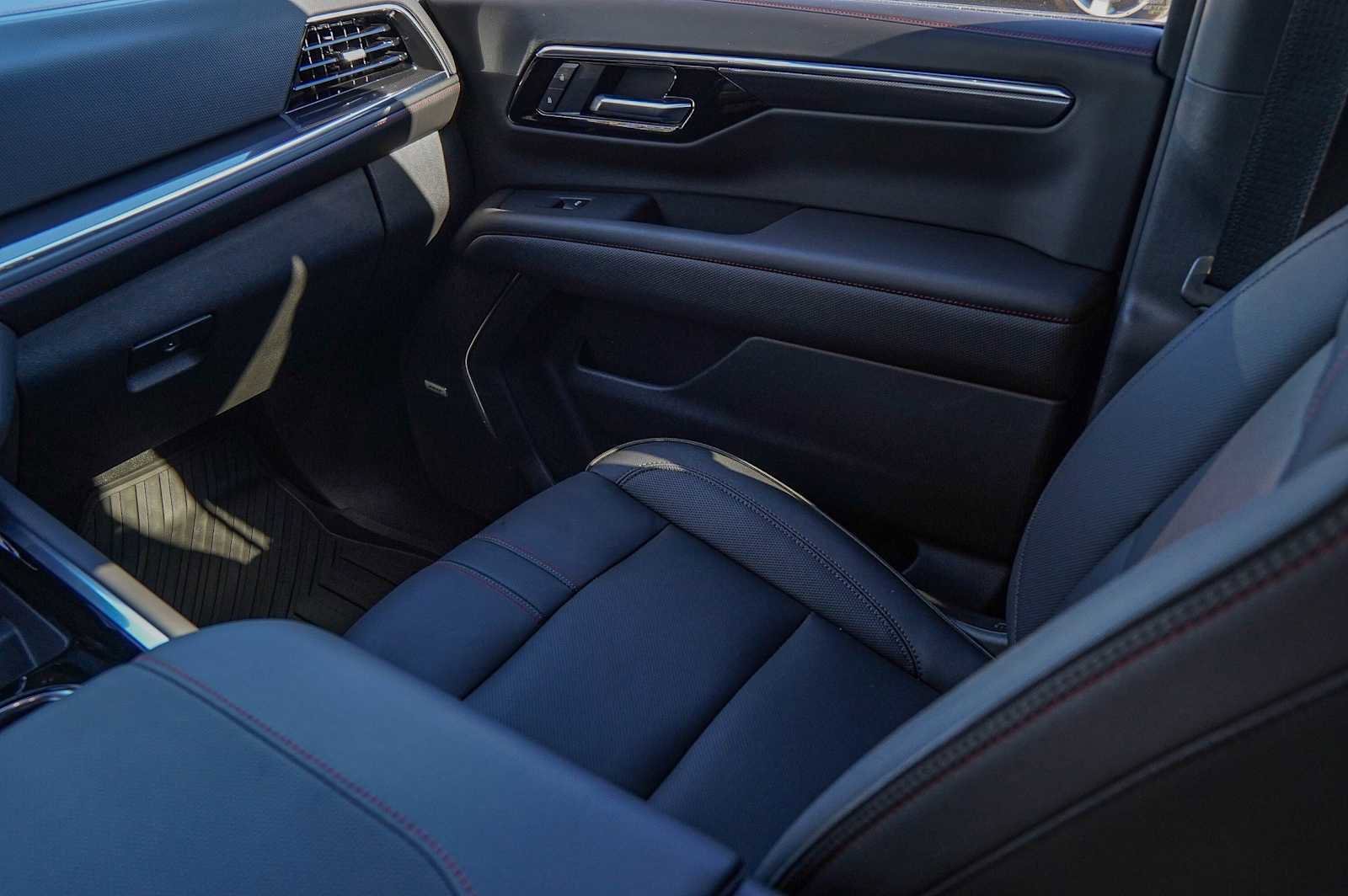 Used 2025 Chevrolet Tahoe RST w/ RST Capability Package image 26