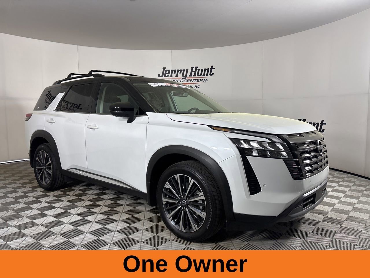 Used 2026 Nissan Pathfinder Platinum AWD/4WD image 4