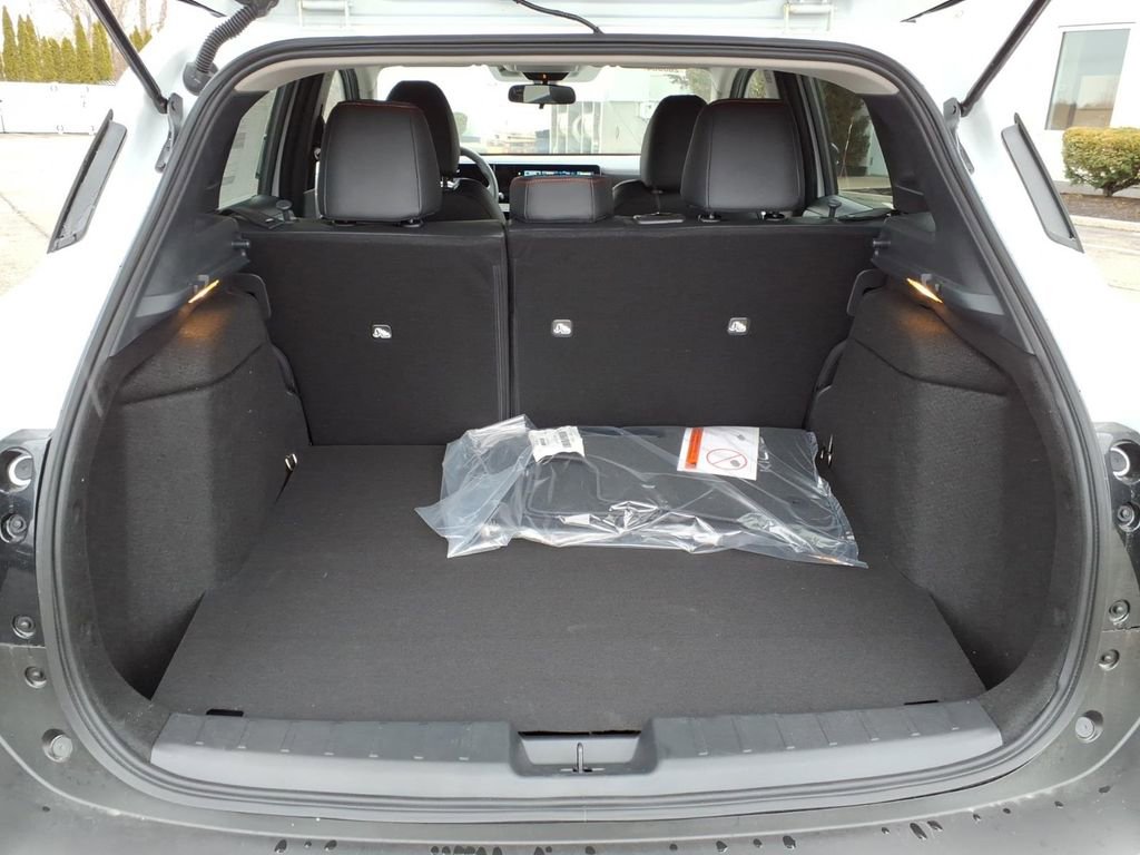 New 2026 Nissan Kicks SR w/ Cold Weather Package image 9