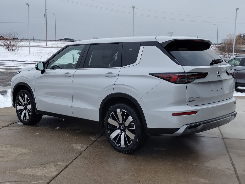 New 2026 Mitsubishi Outlander SE image 18
