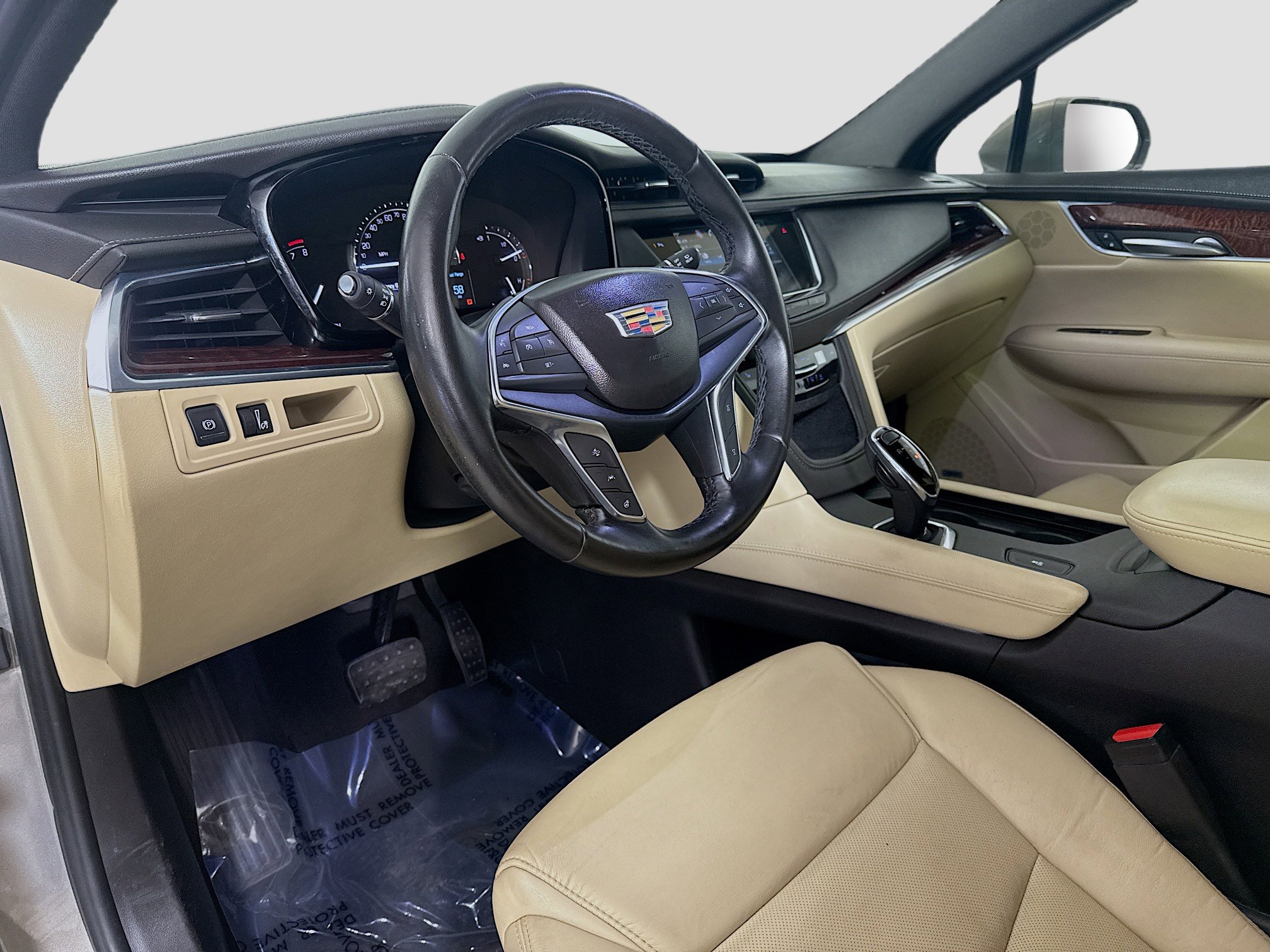 Used 2018 Cadillac XT5 Luxury w/ Driver Awareness Package image 23