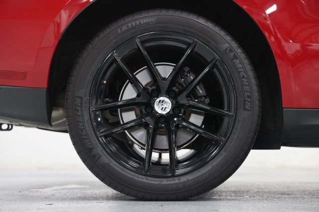 Used 2025 Porsche Macan AWD/4WD image 17