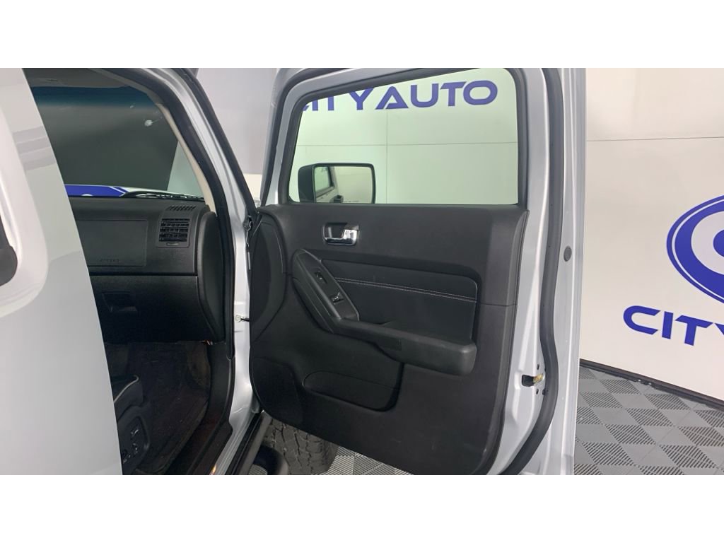 Used 2009 HUMMER H3 Alpha image 34