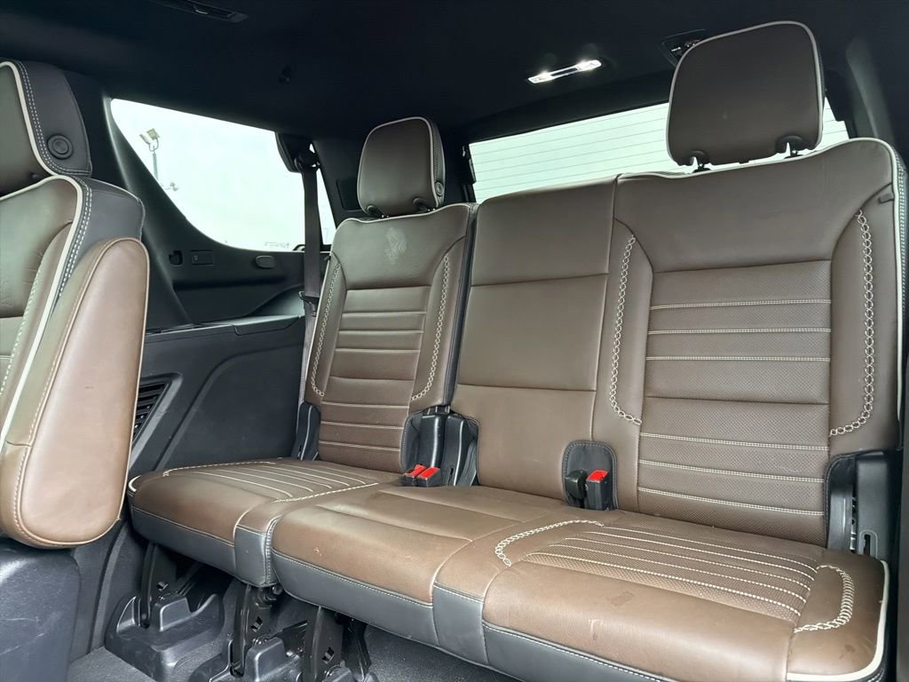 Used 2025 GMC Yukon Denali Ultimate AWD/4WD image 8