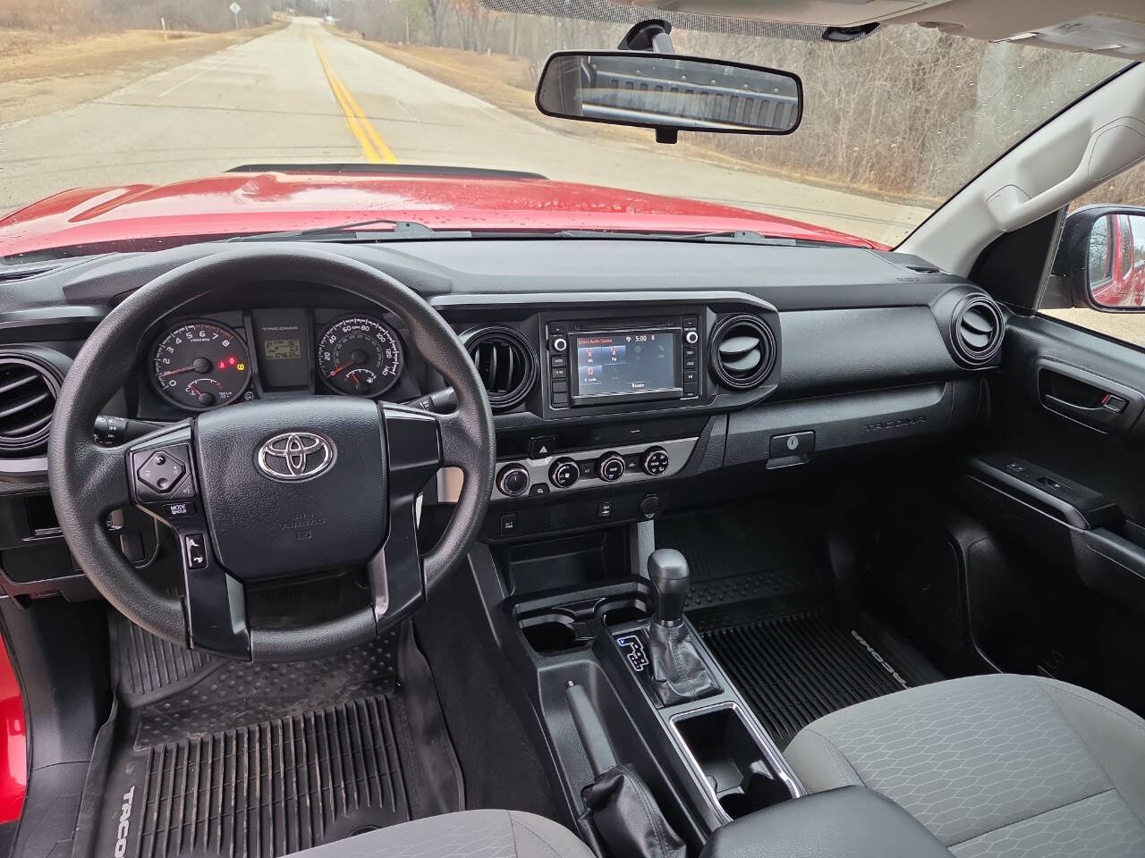 Used 2017 Toyota Tacoma SR AWD/4WD image 13