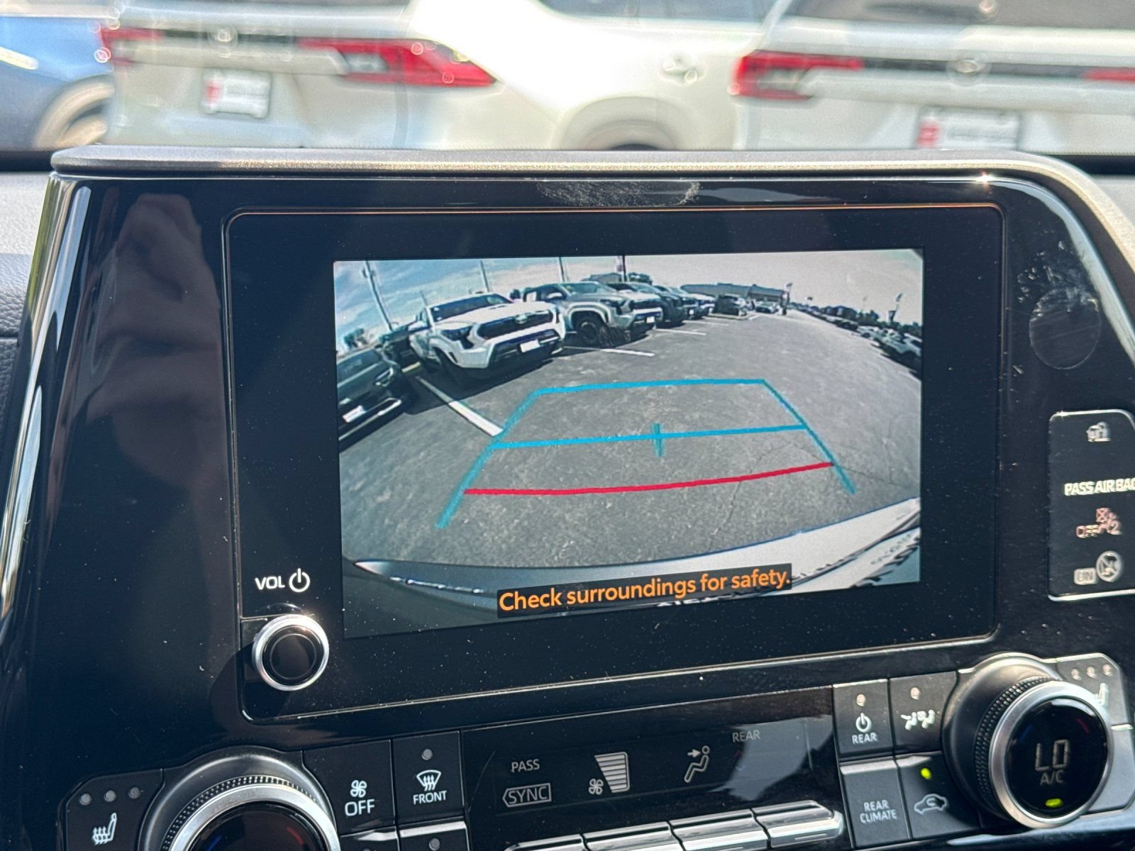 Used 2026 Toyota Highlander XLE AWD/4WD image 15