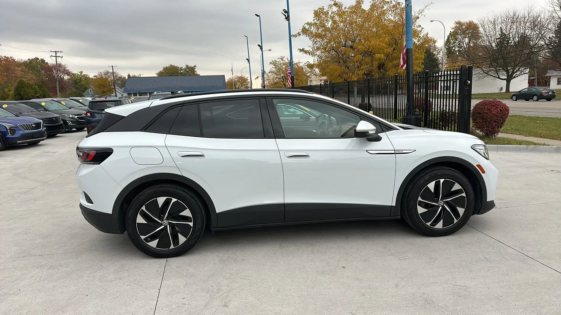 Used 2021 Volkswagen ID.4 Pro S image 4