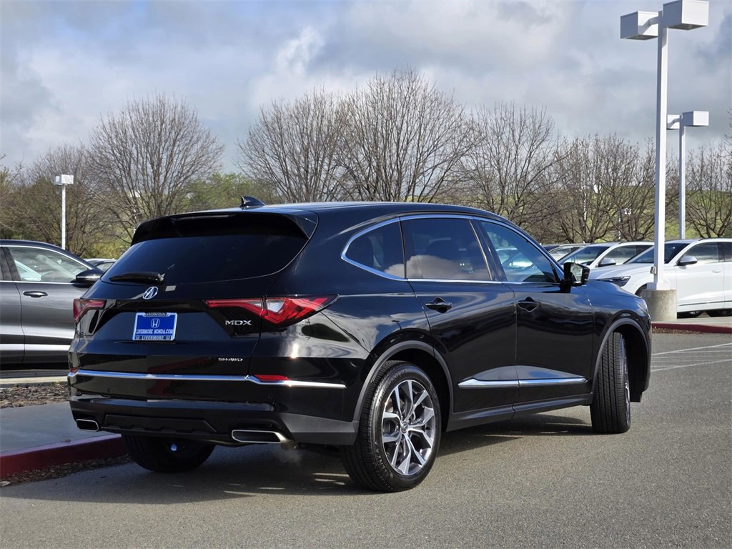 Used 2023 Acura MDX SH-AWD w/ Technology Package image 4