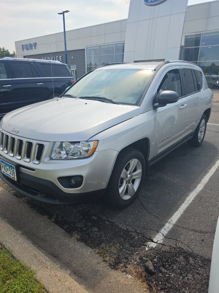 Used 2011 Jeep Compass Latitude AWD/4WD image 2