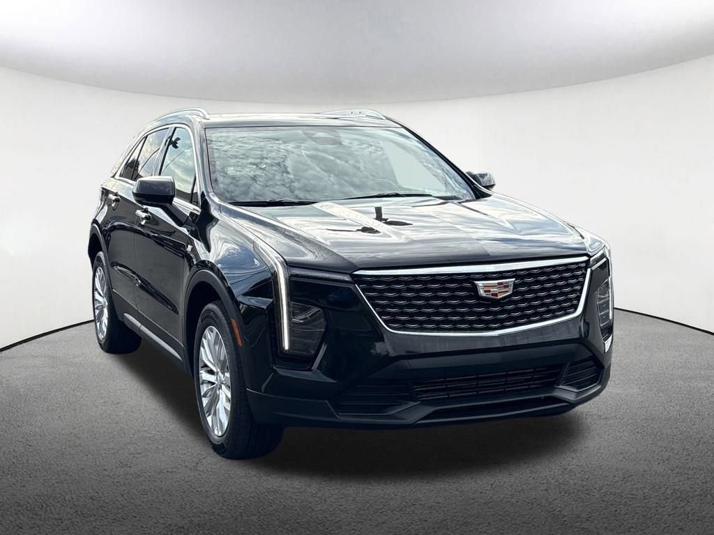 Certified 2024 Cadillac XT4 Luxury w/ Cold Weather Package image 7