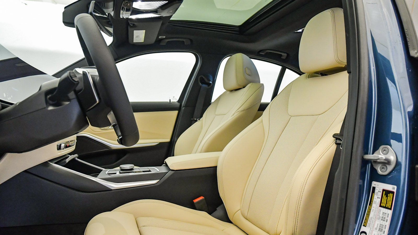 New 2026 BMW 330i Sedan w/ Premium Package image 18