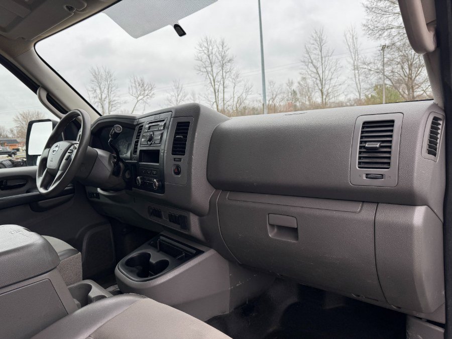 Used 2015 Nissan NV 2500 S image 19