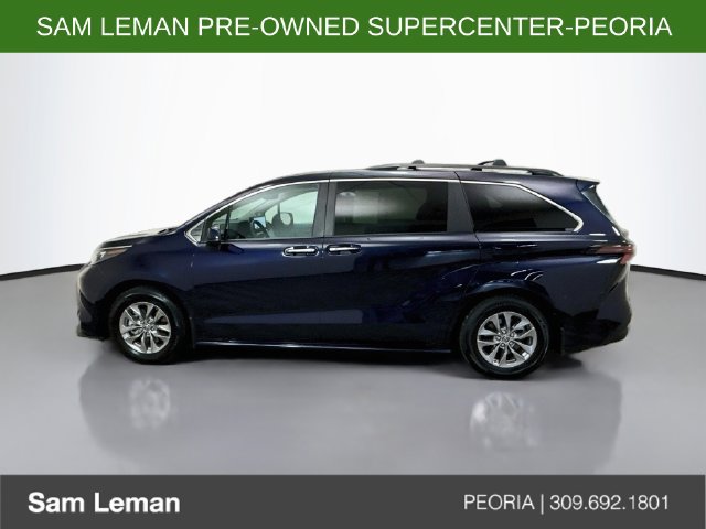Used 2025 Toyota Sienna XLE w/ XLE Plus Package AWD/4WD image 4