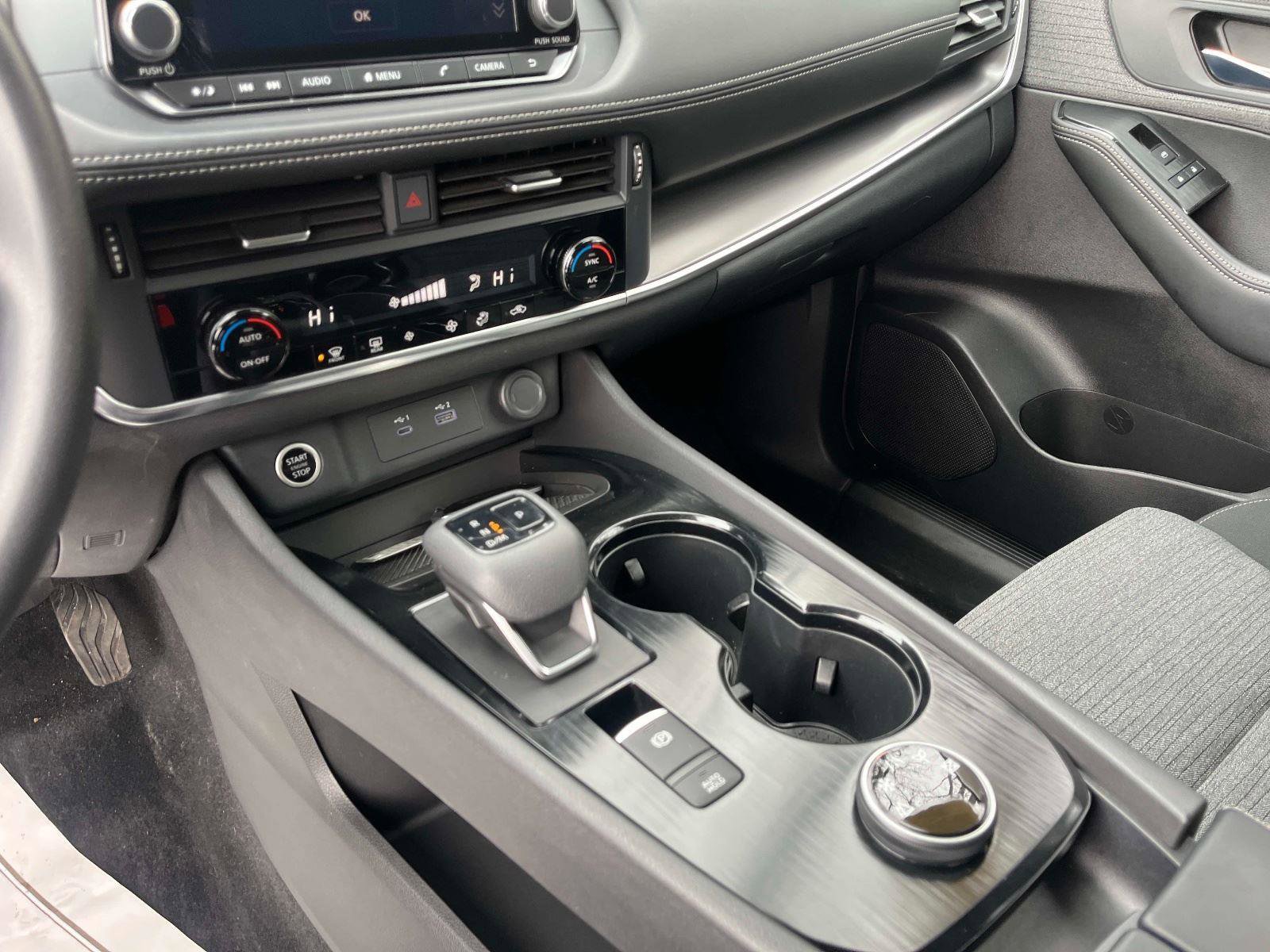 Certified 2023 Nissan Rogue SV image 26