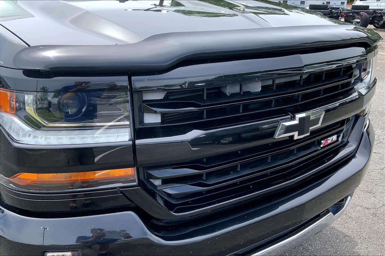 Used 2017 Chevrolet Silverado 1500 LT w/ All Star Edition AWD/4WD image 29
