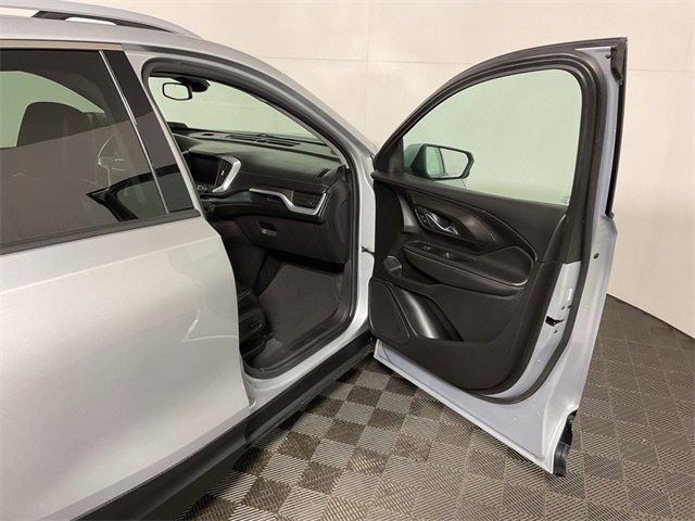 Used 2022 GMC Terrain SLT image 33