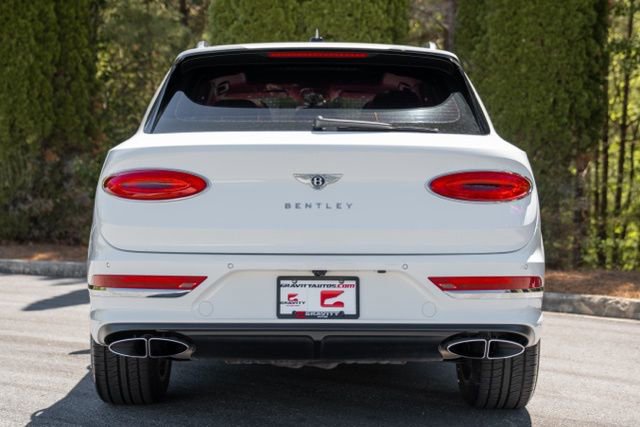 Used 2022 Bentley Bentayga image 24