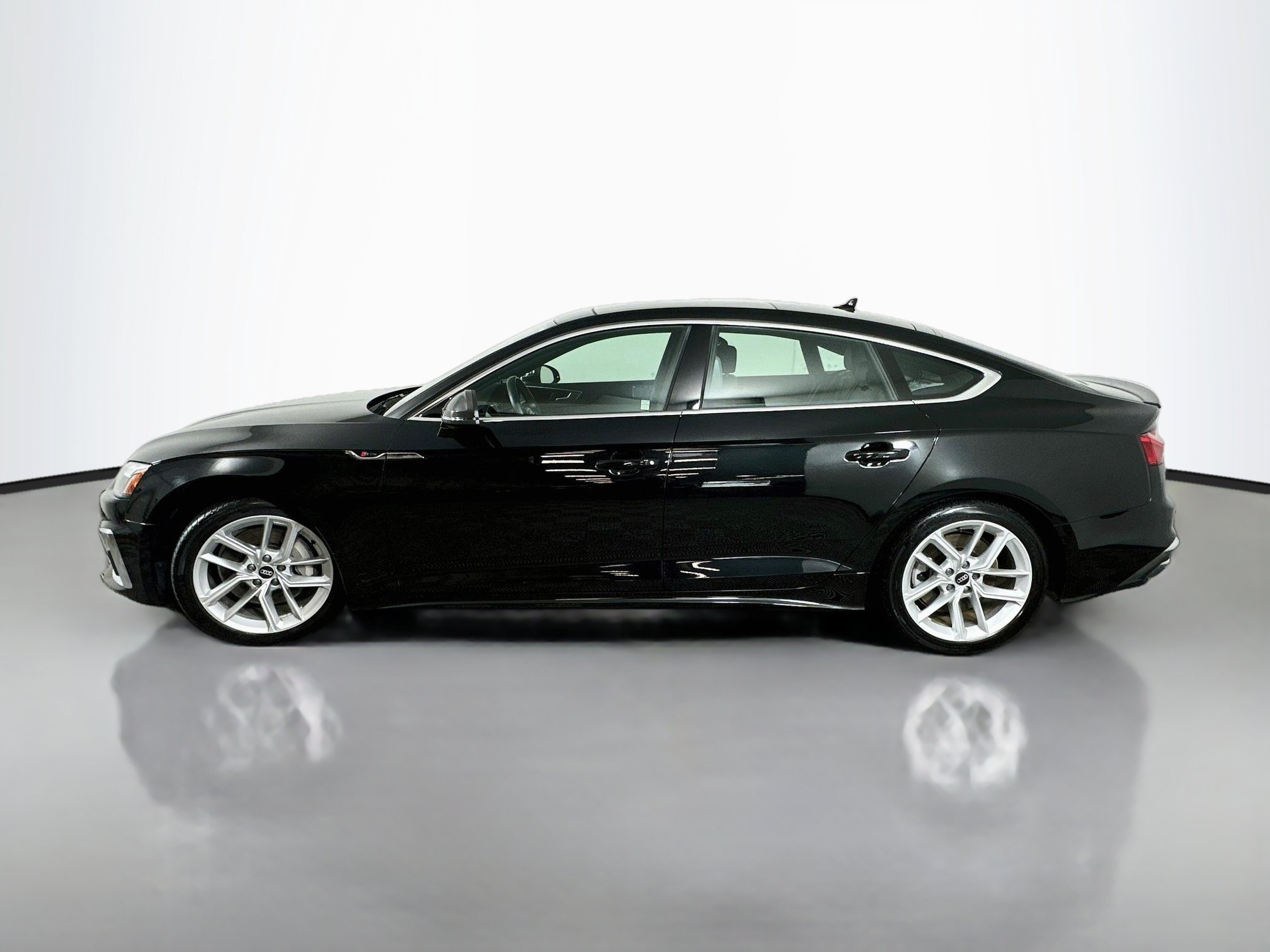 Used 2023 Audi A5 2.0T Premium Plus w/ Premium Plus AWD/4WD image 4