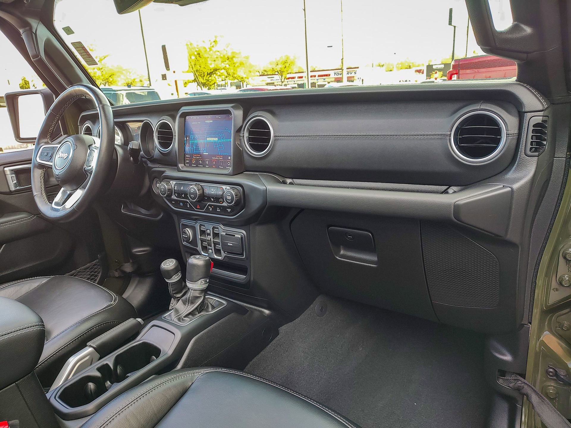 Used 2021 Jeep Wrangler Unlimited Sahara w/ Cold Weather Group image 17