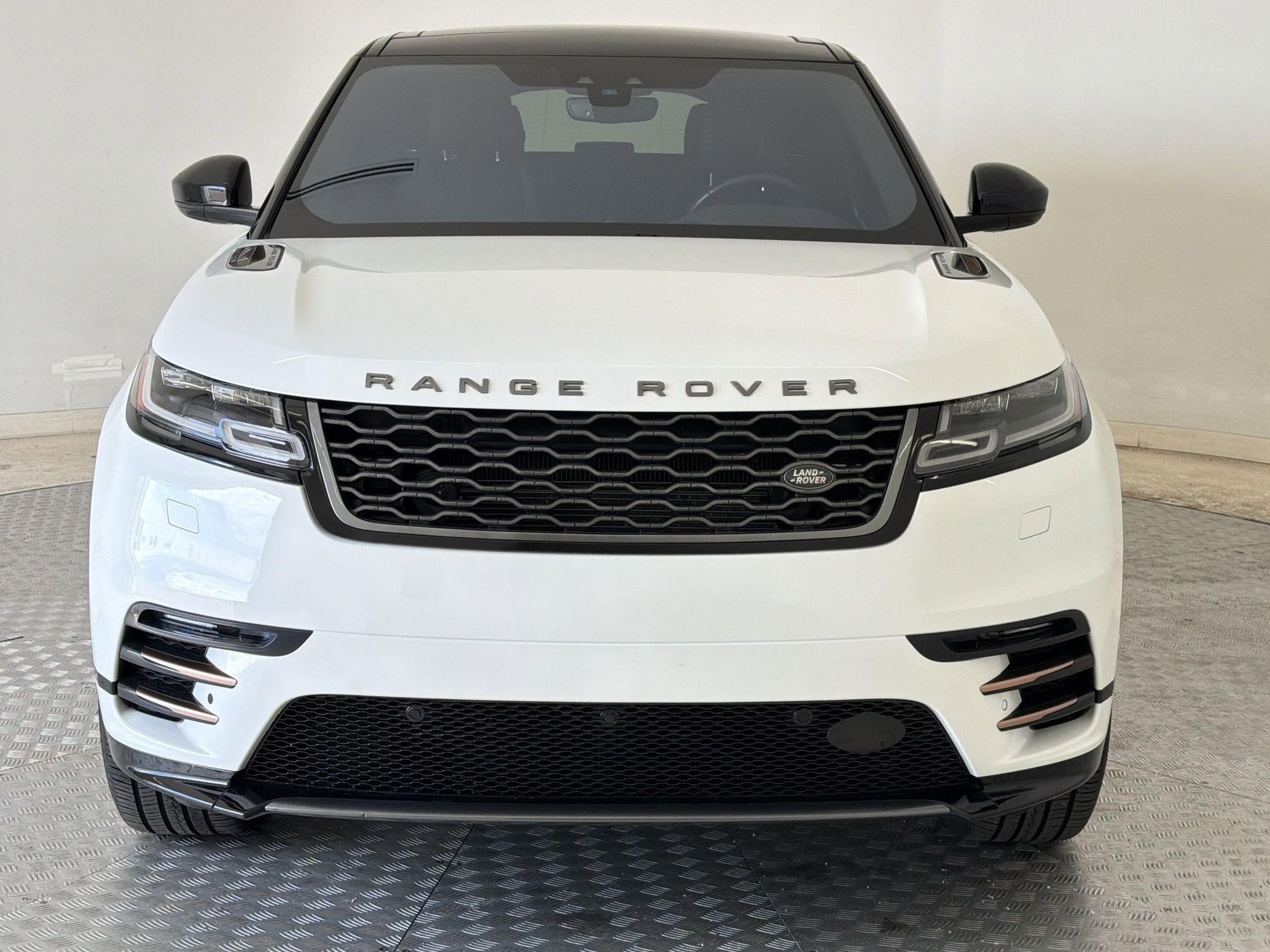 Used 2019 Land Rover Range Rover Velar R-Dynamic SE AWD/4WD image 6