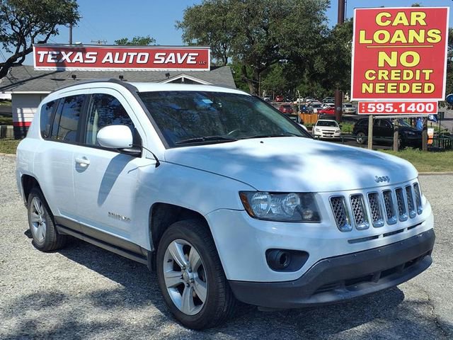 Used 2017 Jeep Compass Latitude FWD image 1