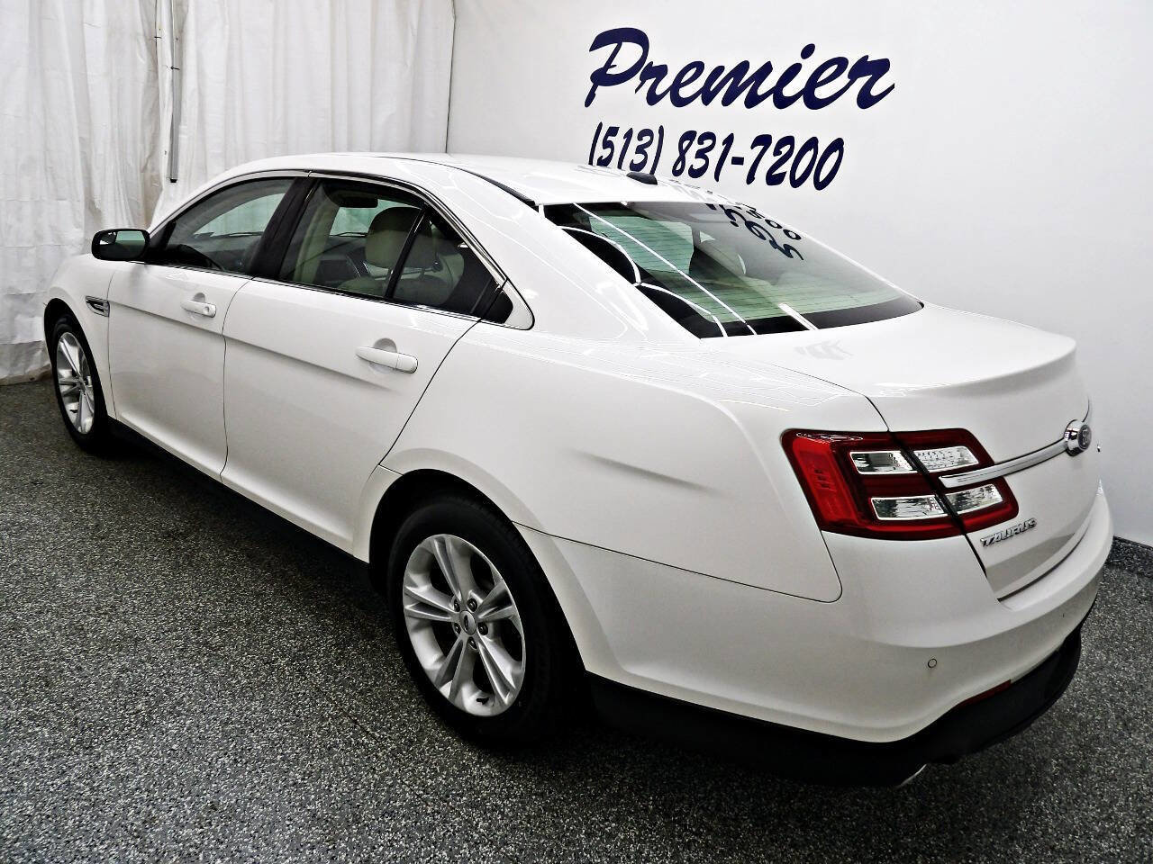 Used 2016 Ford Taurus SEL w/ Equipment Group 201A image 4